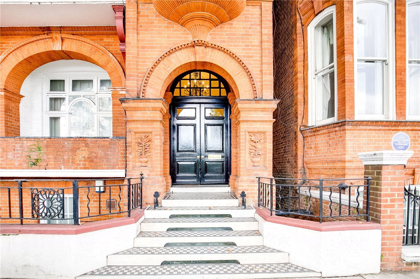 Builders Chelsea renovating period property kitchen